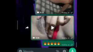 comienzo a chatear con mi compañera de algebra la que tiene un culo grande y nos citamos para follar en mi casa