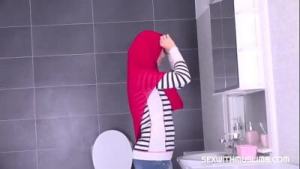 Curvaceous muslim goddess shows some skill