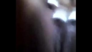 Otra amiga me manda video mostrando su panocha para mi