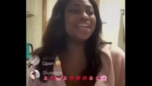 PUTA CHUPA ZANAHORIAS Y HACE TWERK TIT SLIP