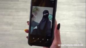 Woman in niqab makes sexy photos