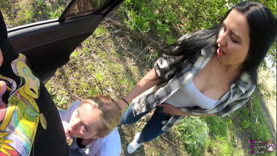 Girlfriend Loses Rock-Paper-Scissors and Have to Suck Off Fellow Traveler – EPIC FACIAL