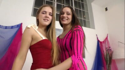 Markus analyzes wildly two Russian beauties