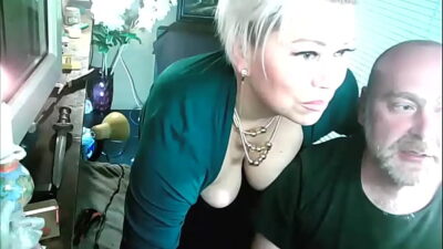 The fun of a mature married couple on the cramped balcony of a Moscow apartment-1