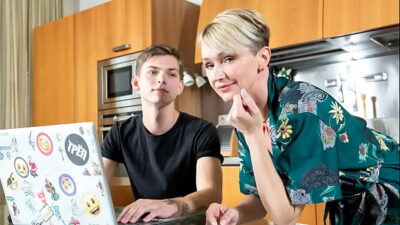 Shaming Mom’s Gorgeous Mature Friend into Kinky Sex on Kitchen Table