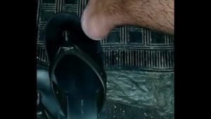 Bruna Silva Hotwife no clássico dando no pelo e recebendo porra na buceta dentro do carro corno filmando