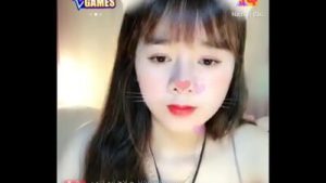 Em gái hot Uplive xinh xắn