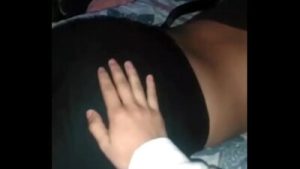 fru fru previo a  su cachar su culito