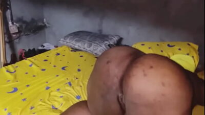 Hot neighbor came to charge her phone and we ended up having a good sex