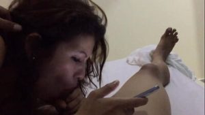 me la chupa revisando el face