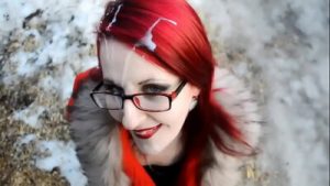 Româncă sexy de pe tinder face baie cu spermă