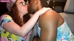 SAIR COM UM CARA DE CARRO COMEI ELE ATÉ ELE GOZAR DENTRO DE MIM