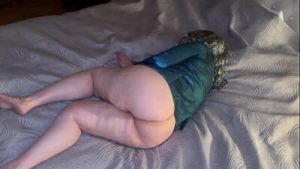 Stepmom deserves gentle anal sex in the morning and blowjob