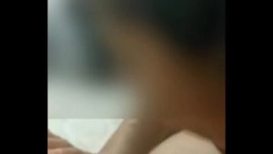 Uma Coroa safada do grupo de putaria do Facebook mamando meu cacete gostoso