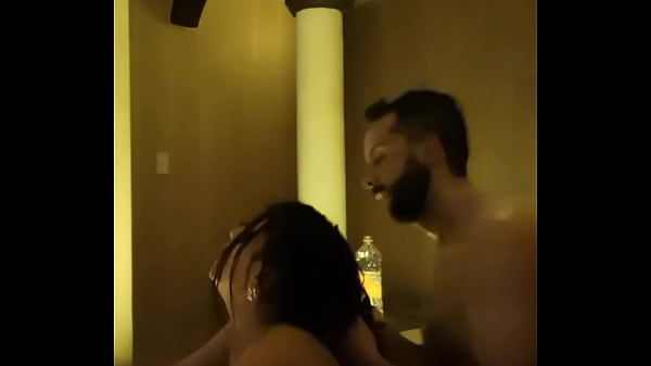 cogiendo en la primera cita con macho de tinder de tinder me llevo al jacuzzi del motel y me grabe para ti