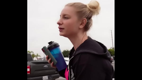 fit milf gets fucked in car after gym