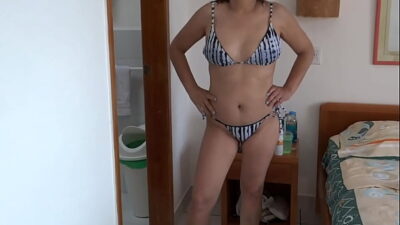 Full erotic moments on the beach. I show off, have sex, and get cumshots.