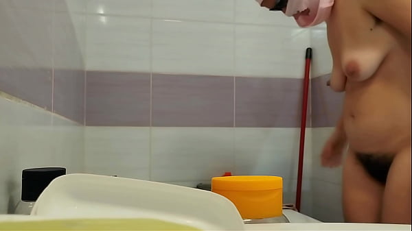 hot amateur milf soaps up in the bathtub extreme hairy armpits and pussy