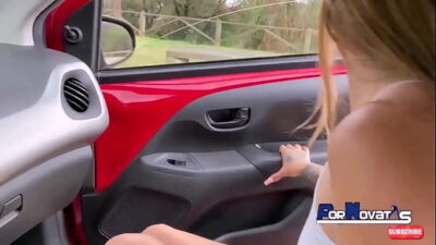 PORNOVATAS – Quede con joven colombiana por internet para follar en el coche por las calles de Barcelona