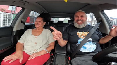 Uma Bisavó na carona do Ted aos 71 anos ela pelada no carro conta sua vida – Dora Rodrigues