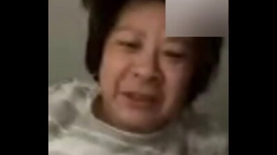 Japonesa de safada mostrando a buceta no Facebook