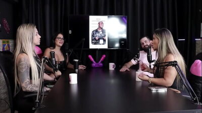 Jogo do Tinder, quem ela deu Match? – Juli Figueiró e Felipe Larrossa (SHEER/RED)