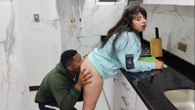 Rioc fucks the beautiful and Tetona Jennie in the kitchen