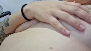 Mi hermana se creo y un tinder y esto es lo que le envía a los hombres para que le den dinero y si, si funcionó