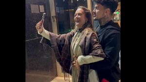 Conheci um gato roludo no pagode, levei ele embora, chupei no carro enquanto corno dirigia e dei gostoso no quarto – COMPLETO NO RED