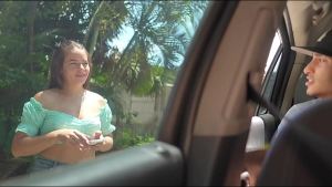 encontré a esta deliciosa puta en la ciudad y me la folle en el carro , todo su coño lleno de leche y su culo