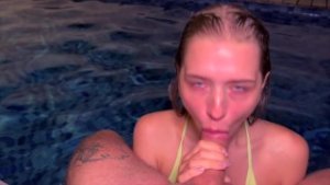 Sweet blowjob in the public pool. Cum on hair of Californiababe