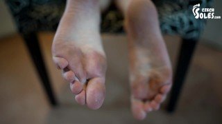 Private dancer and her big sexy feet worship (foot play, sexy soles, barefoot, foot tease, big sole)