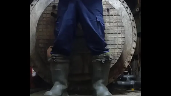 A gay man from Russia jerks off the smallest dick in the world on camera!