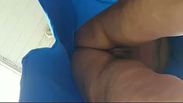 Deixe meu celular gravando a minha madrasta enquanto limpava a calçada em público.