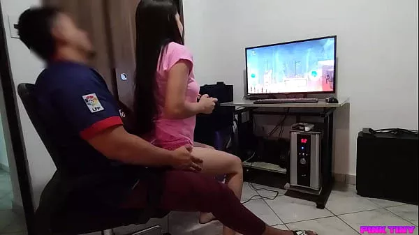 Primastra inocente Jugando Sentada en mis Piernas en mi PC Gamer
