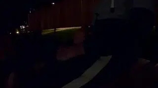 Парень дрочит на оживленной улице. Экстрим