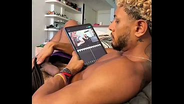 Dotado gozando muito solo