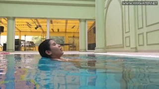 Hot underwater babe Lady Dee swims naked