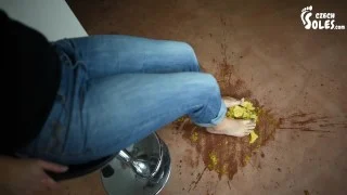 I’ll crush fruits and you’ll lick it off of my feet! (BIG feet, foot tease, POV foot worship, soles)