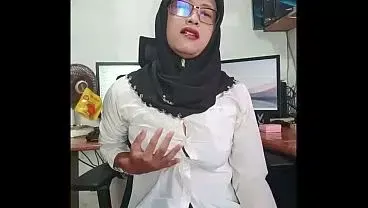Asian Ladyboy With Hijab Masturbates