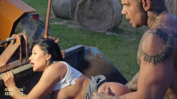 Colombian tourist fucks Italian farmer on a tractor – Mariana Martix & Luca Peracchi