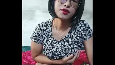 Transvestite Masturbating And Cumming