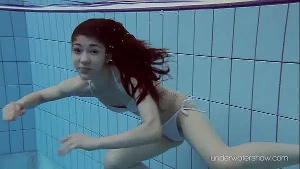 Roxalana makes it hot in the pool