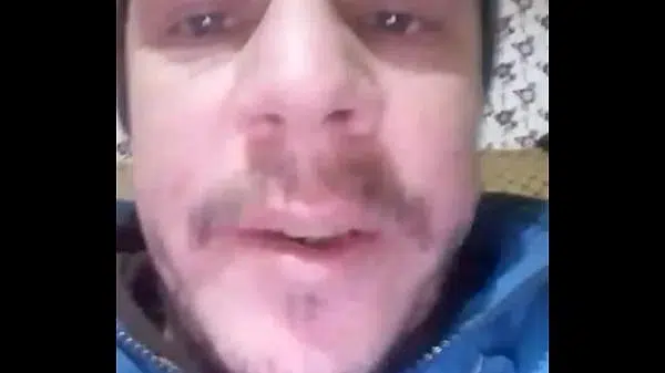 Sou bisexual gosto de gajas mas também gosto de levar por traz,