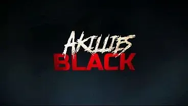 Milf safada não aguentou e já começou a fuder dentro do carro 100% anal. Suzie Slut